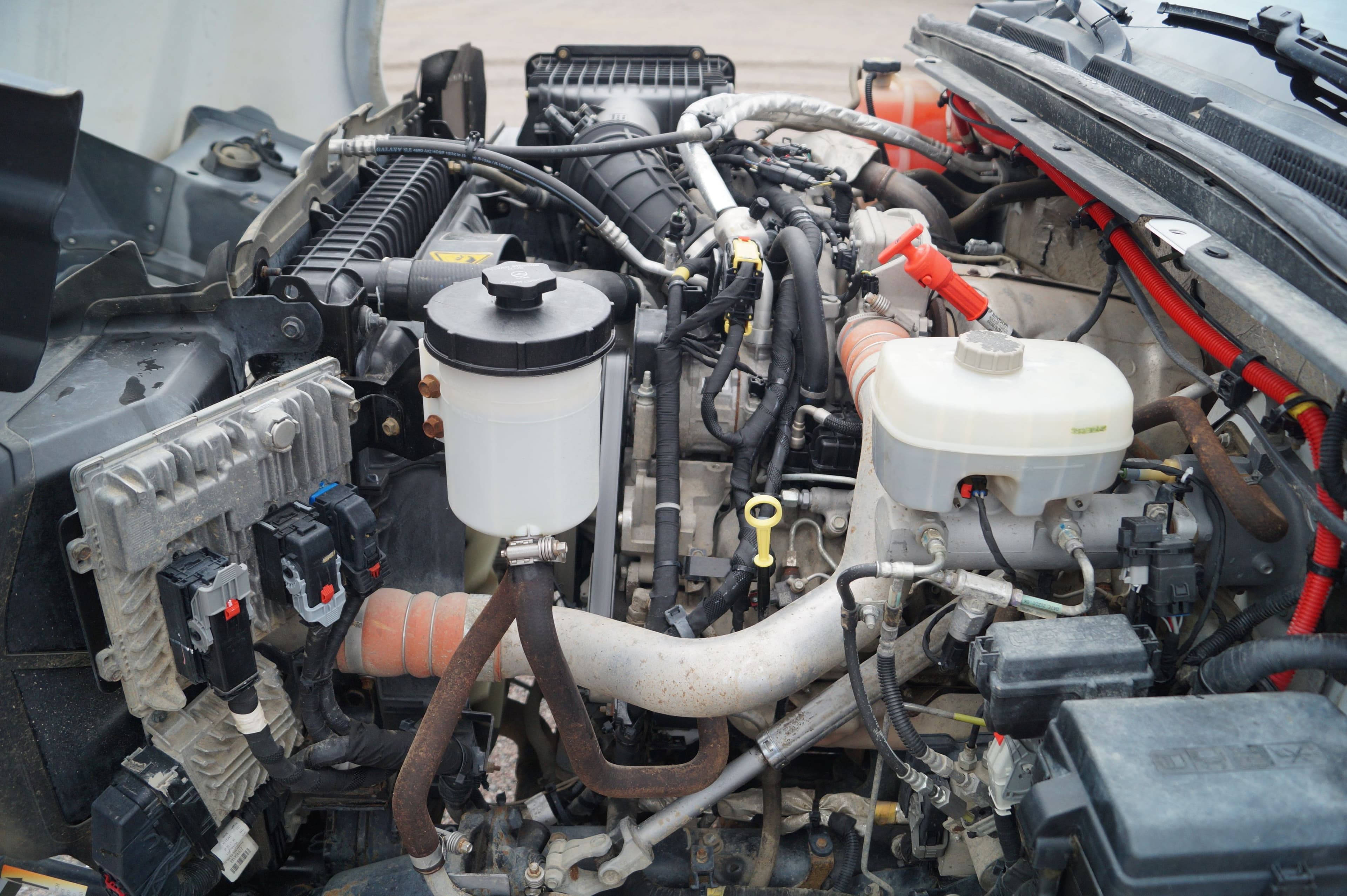 2022 Chevrolet Silverado 5500 - 11ft Flatbed - 4WD 6.6L V8 Duramax image 32