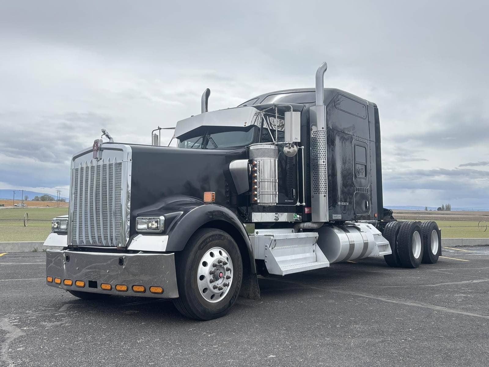 2019 Kenworth W9 Series image 1