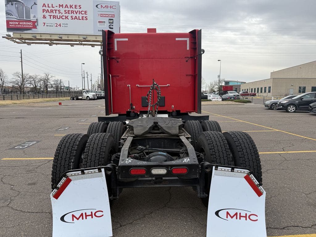 Used 2022 PETERBILT 579 image 9
