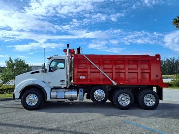 2025 Kenworth T880 image 4