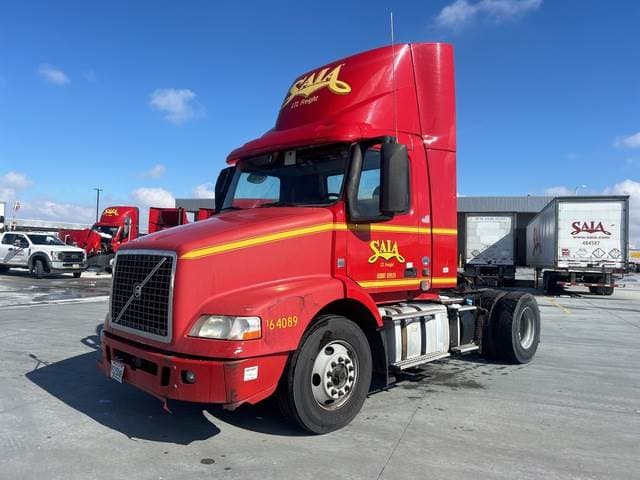 2016 Volvo VNM630 image 1