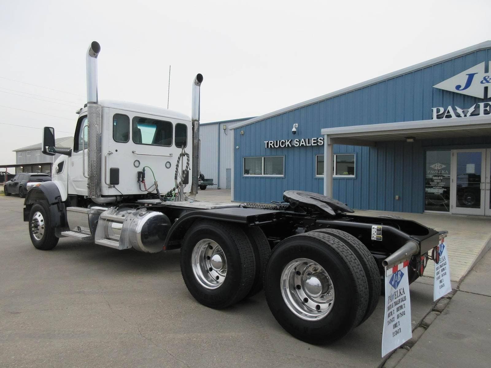 2025 Peterbilt 567 image 4
