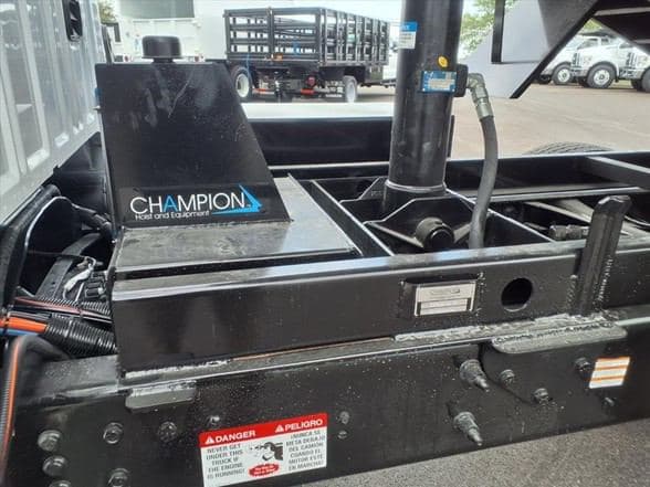 2027 Ford F750 XL SD image 11