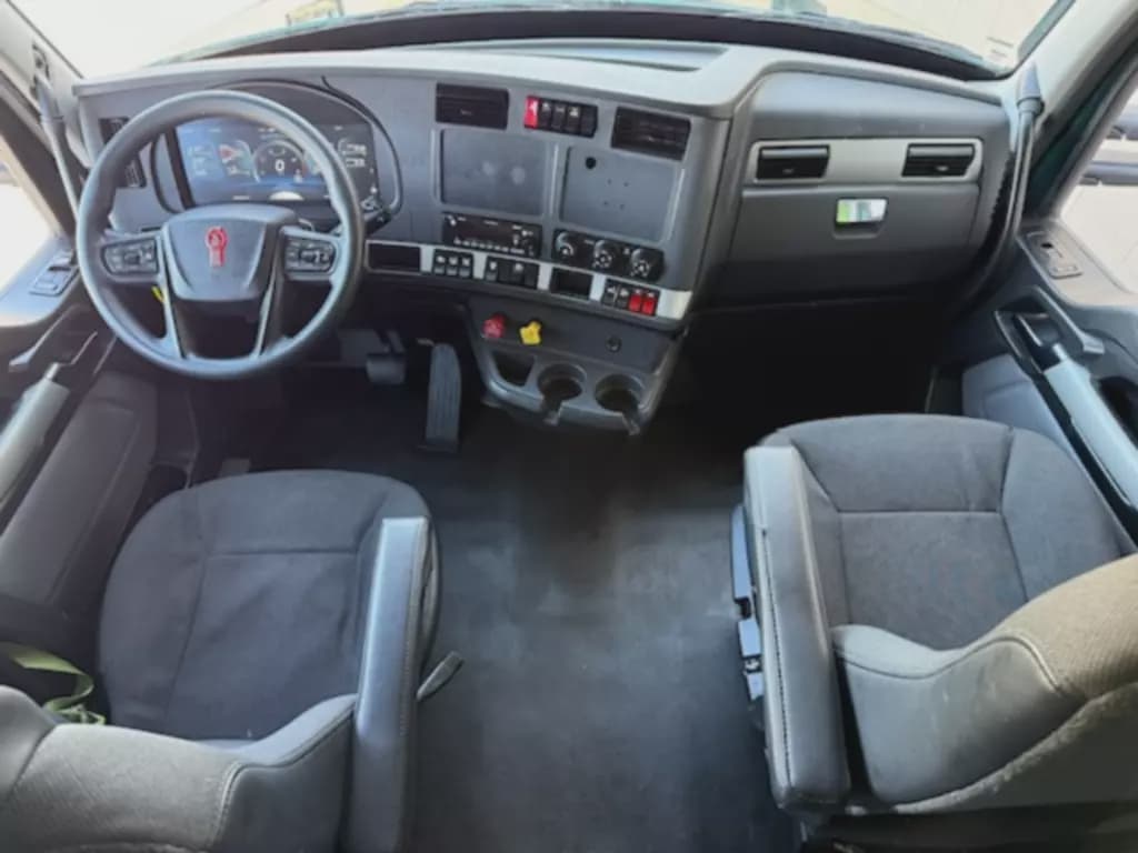 2022 Kenworth T680 image 5