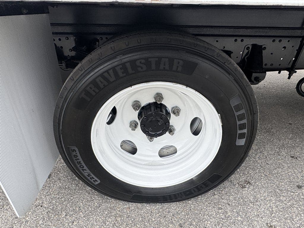 2021 Isuzu NPR XD image 33