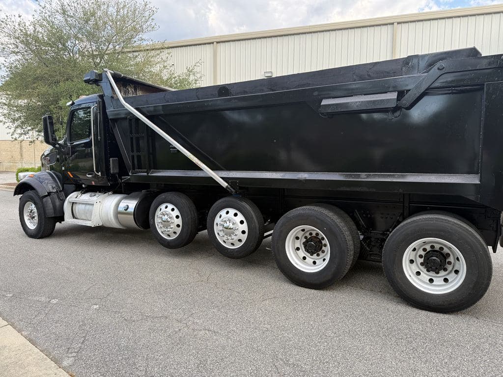 Used 2018 PETERBILT 567 image 7
