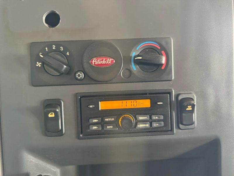 2022 Peterbilt 579 image 49