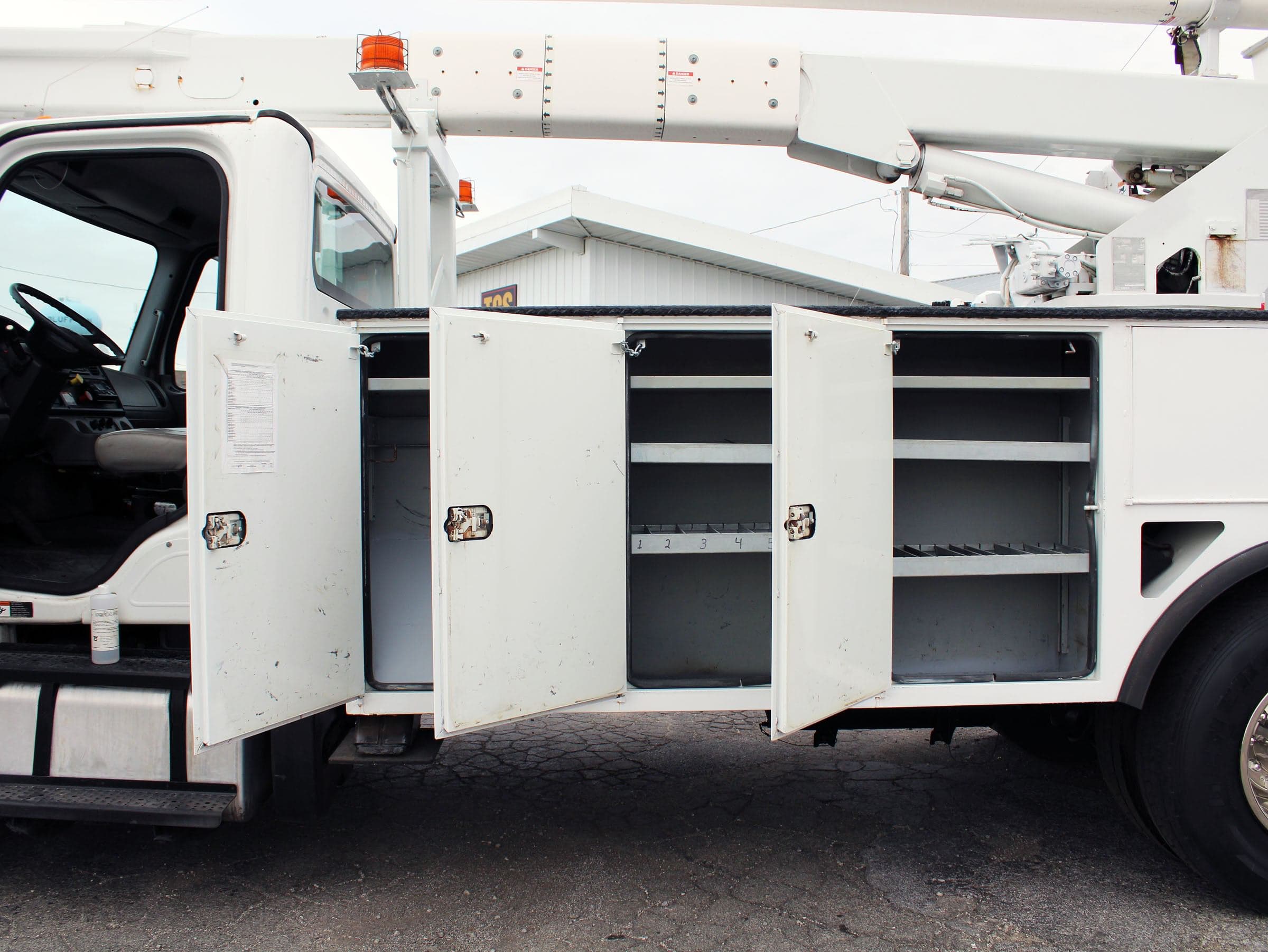2015 Freightliner M2 image 9
