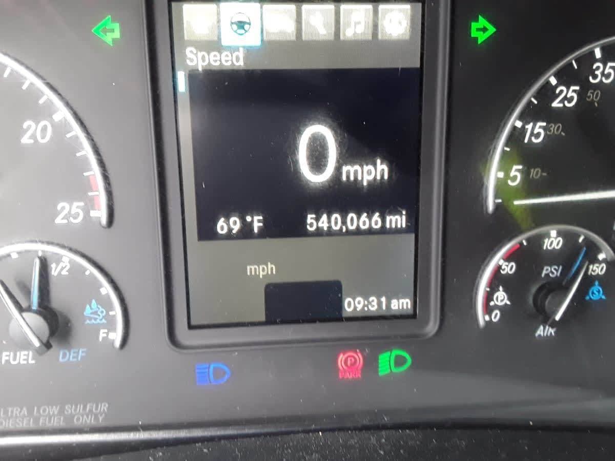 2020 Freightliner Cascadia image 10