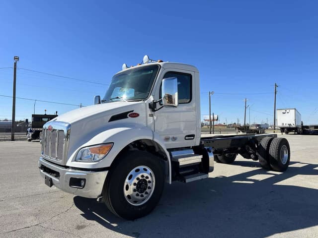 2025 Peterbilt 579