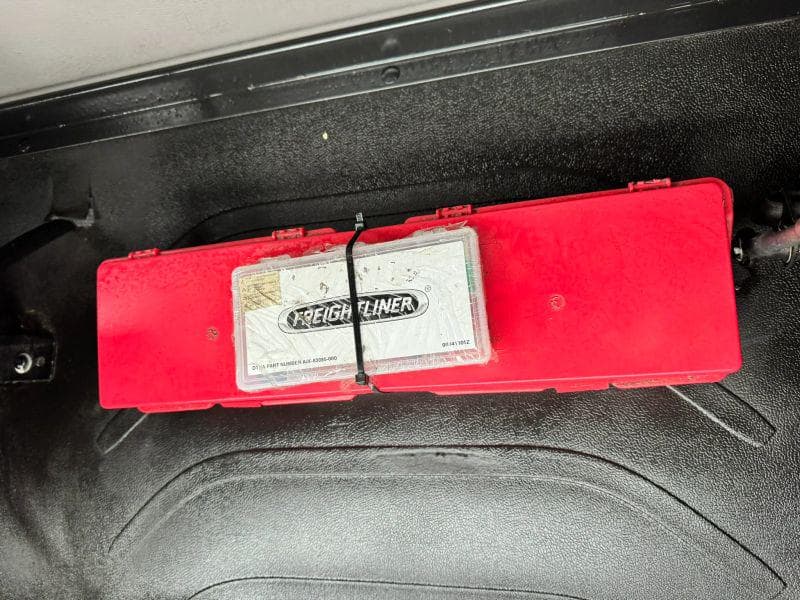 2019 Freightliner M2 106 image 23