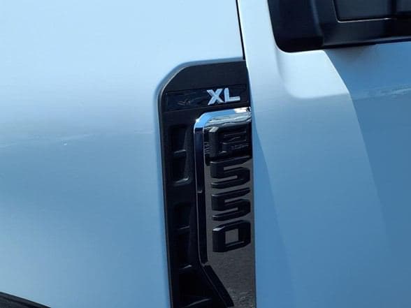 2025 Ford F550 image 22