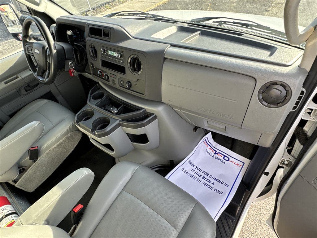 2023 Ford E-Series Cutaway image 48
