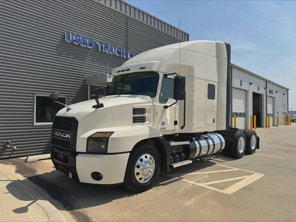 Used 2023 MACK Conventional - Sleeper Truck image 6