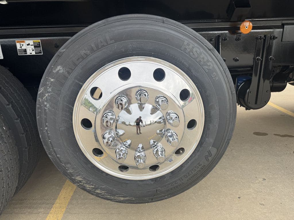 New 2026 KENWORTH T880 image 28