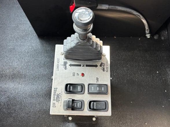 2025 Kenworth T880 image 20