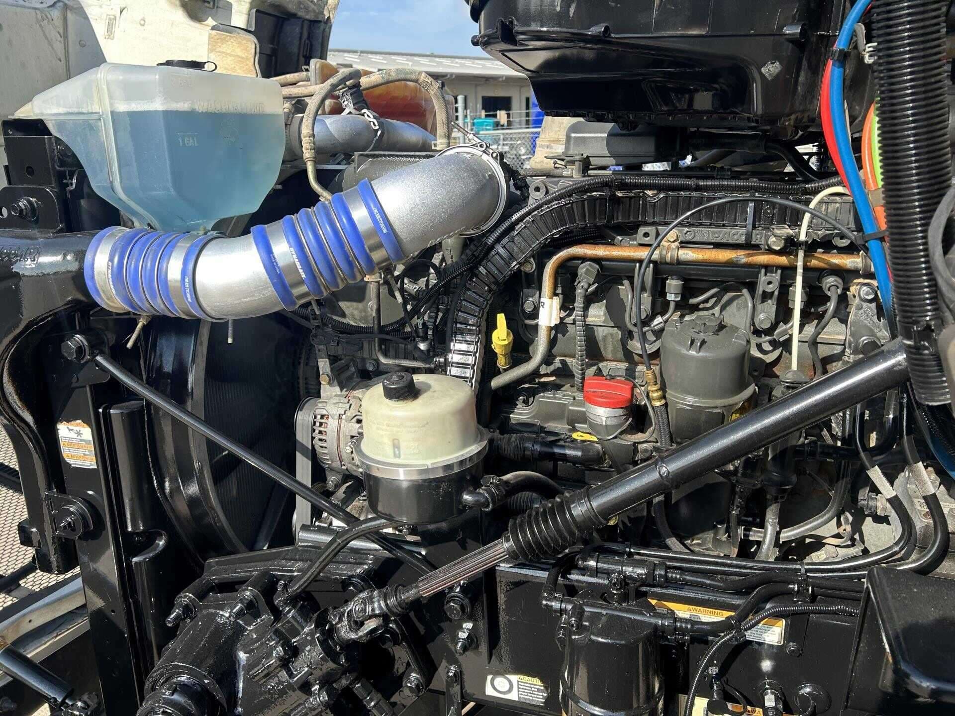 Used 2020 Peterbilt 579 Conventional - Day Cab in Houston, TX image 10