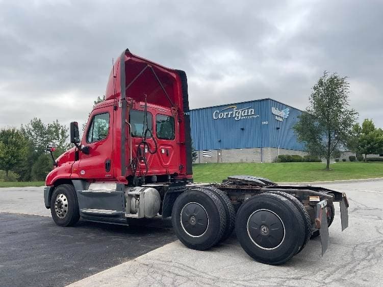 2018 Freightliner Cascadia image 9