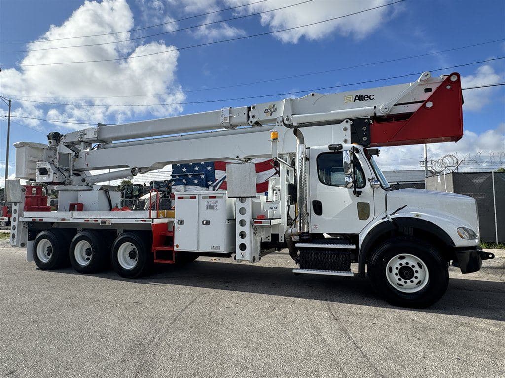 2015 Freightliner M2-112 image 18