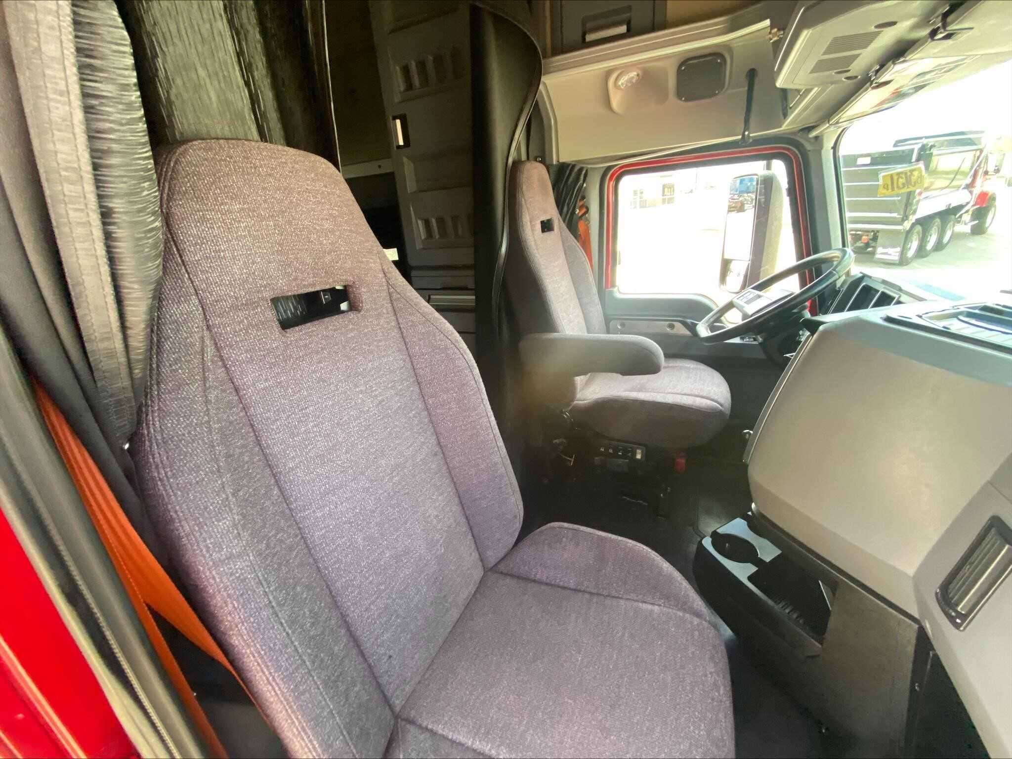Used 2020 MACK ANTHEM Conventional - Sleeper Truck in Tulsa, OK image 18