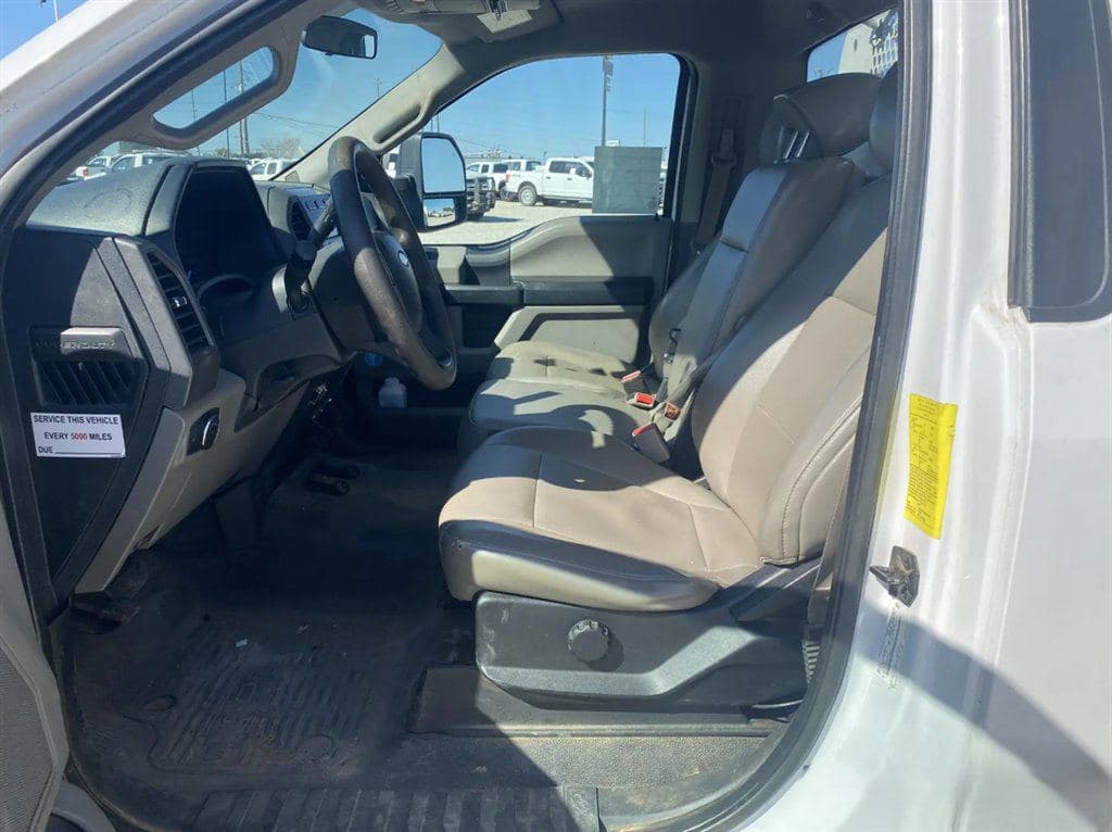 2017 Ford F-550sd image 5
