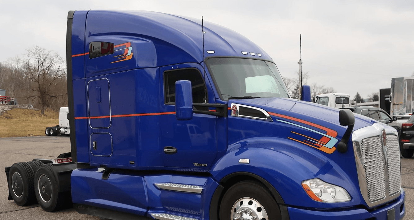 2020 Kenworth T680 image 1