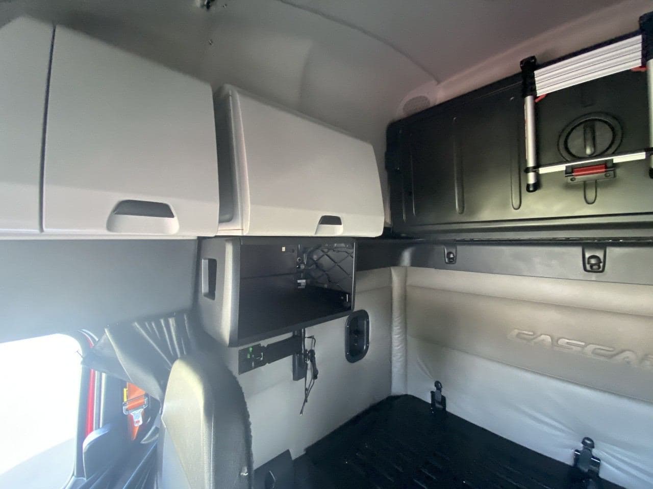 2020 Freightliner Cascadia image 16