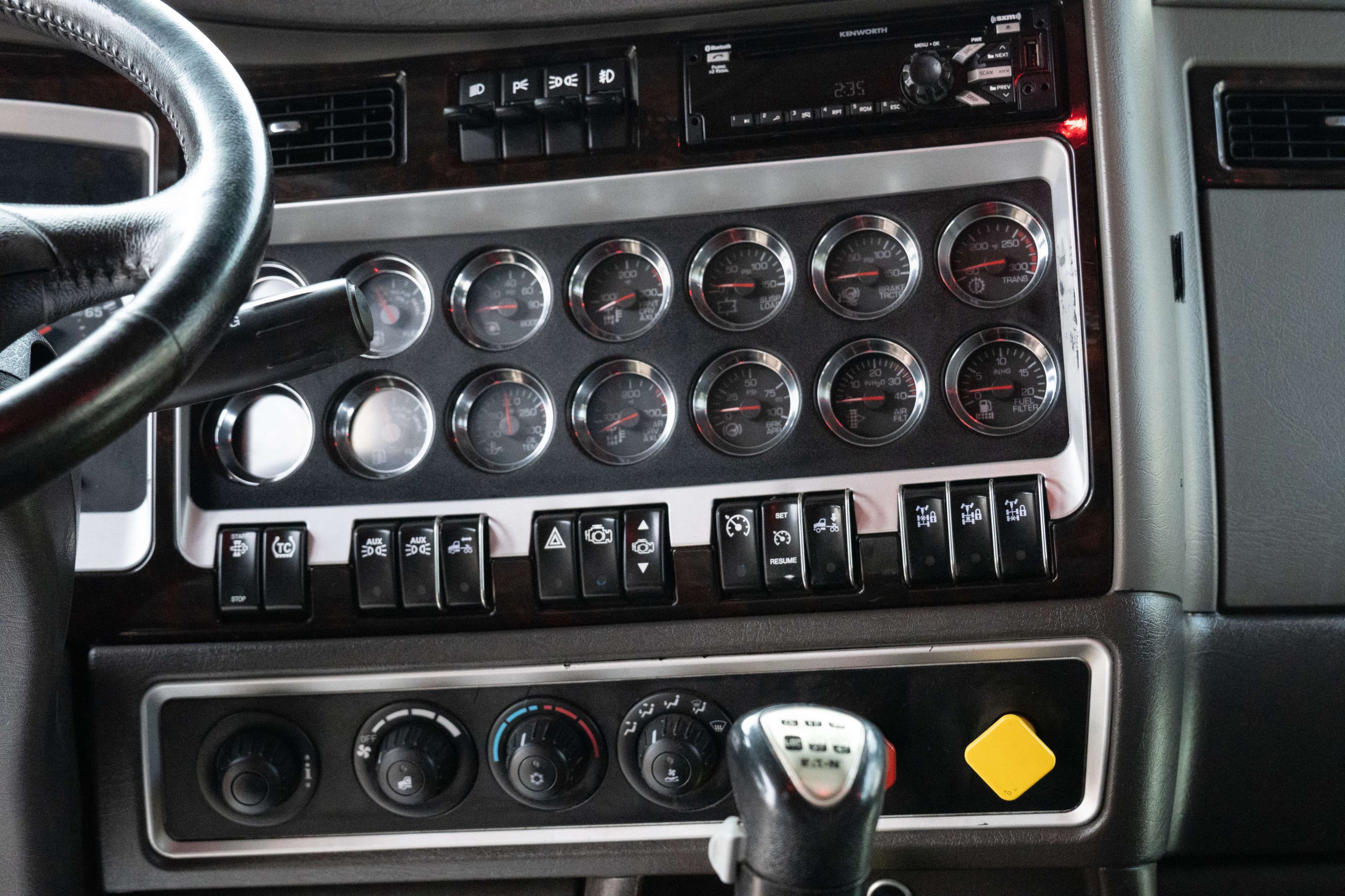 2020 Kenworth W9 Series image 12