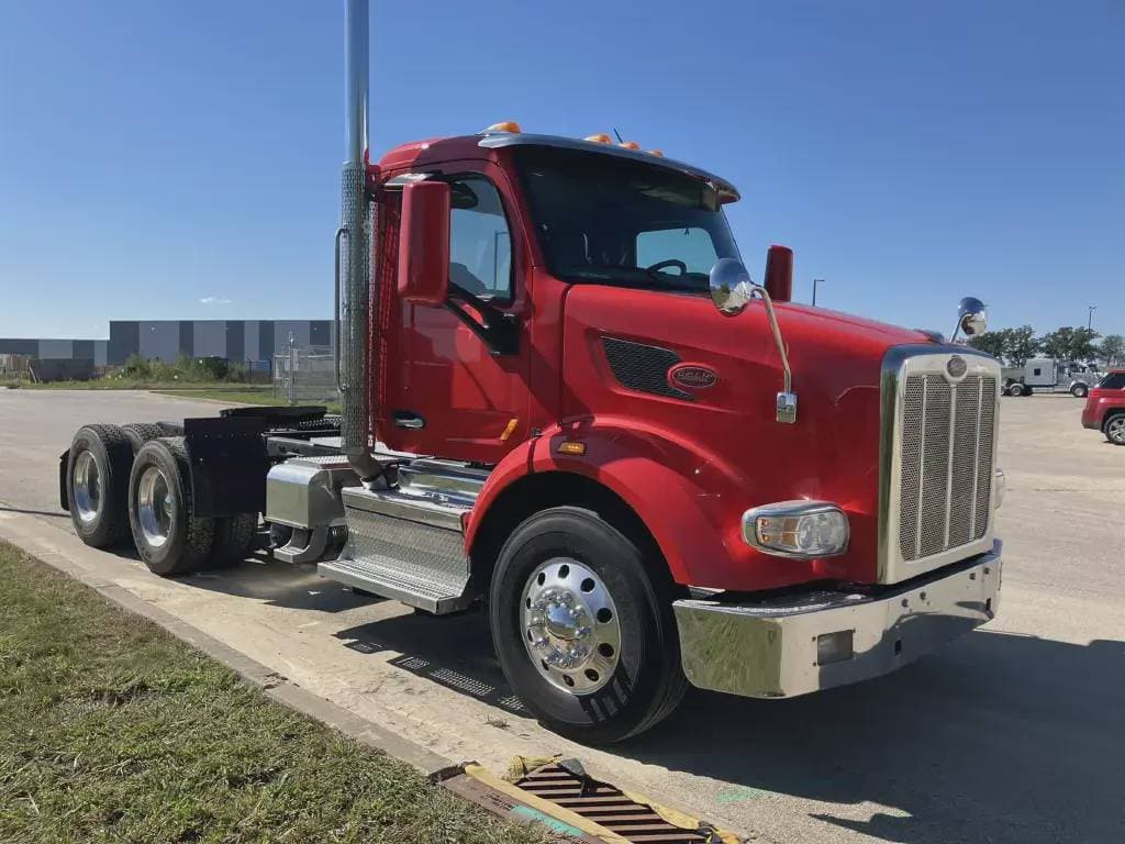 2022 Peterbilt 567 image 3