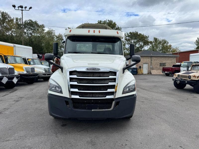 2018 Freightliner Cascadia image 1