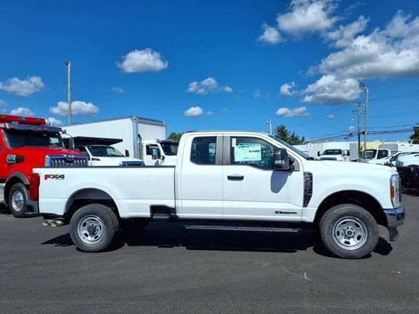 2025 Ford F350 image 3