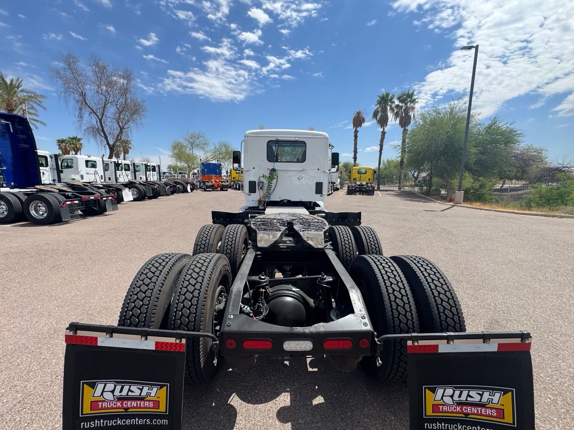 2022 Peterbilt 579 image 3