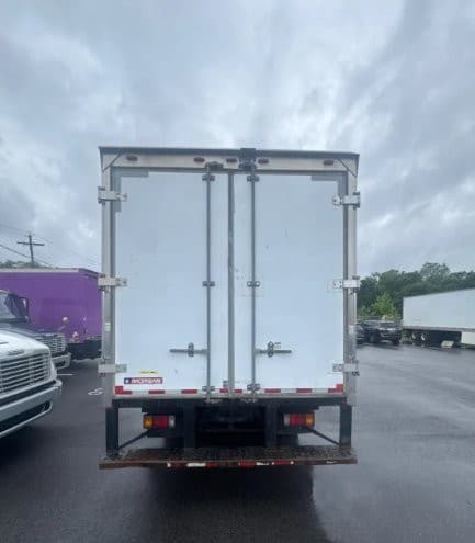 2019 Isuzu NRR image 5