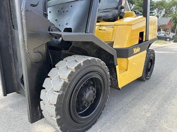 2005 YALE GDP080LJ image 6