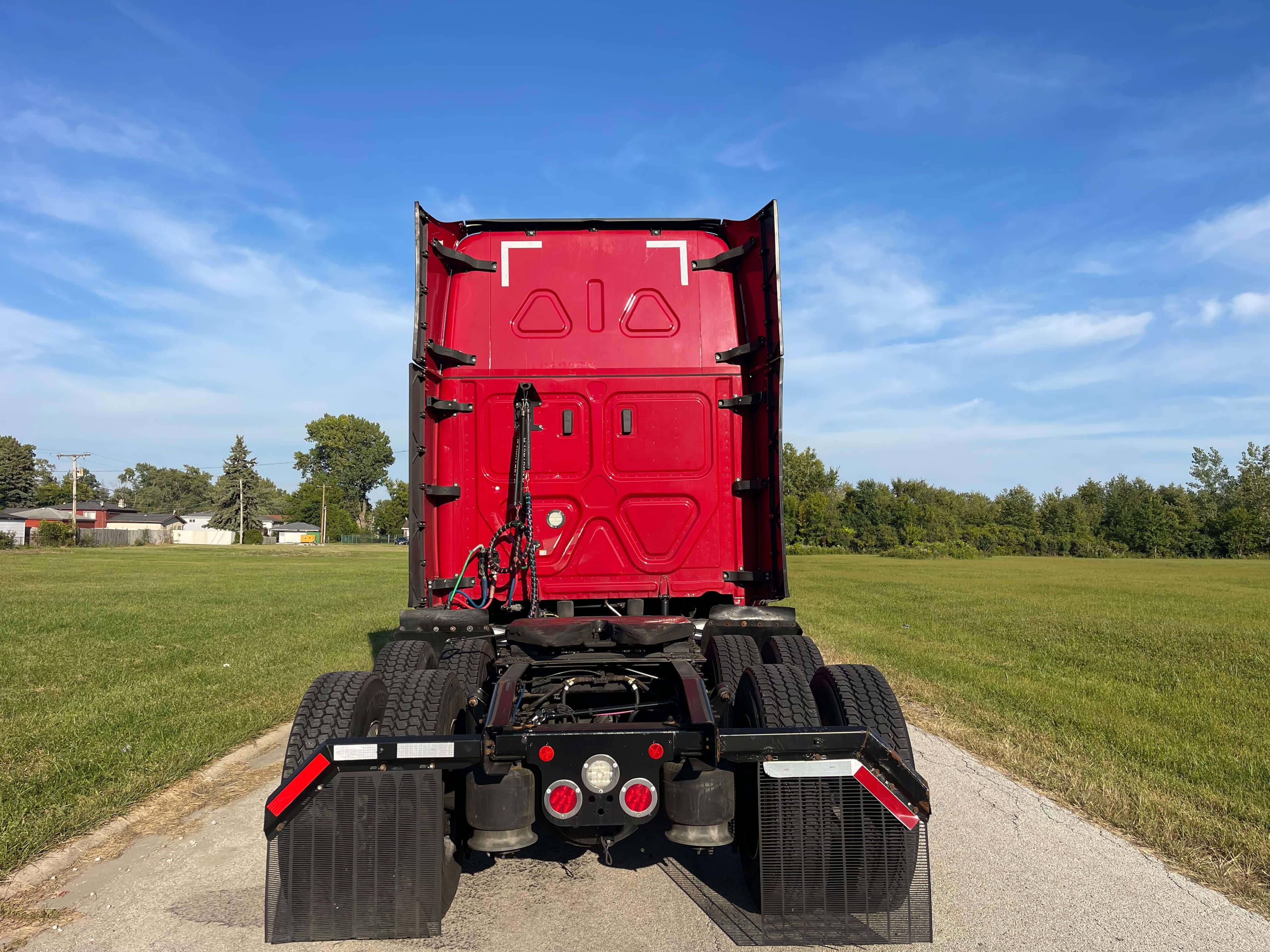 2021 Freightliner Cascadia 126 image 4