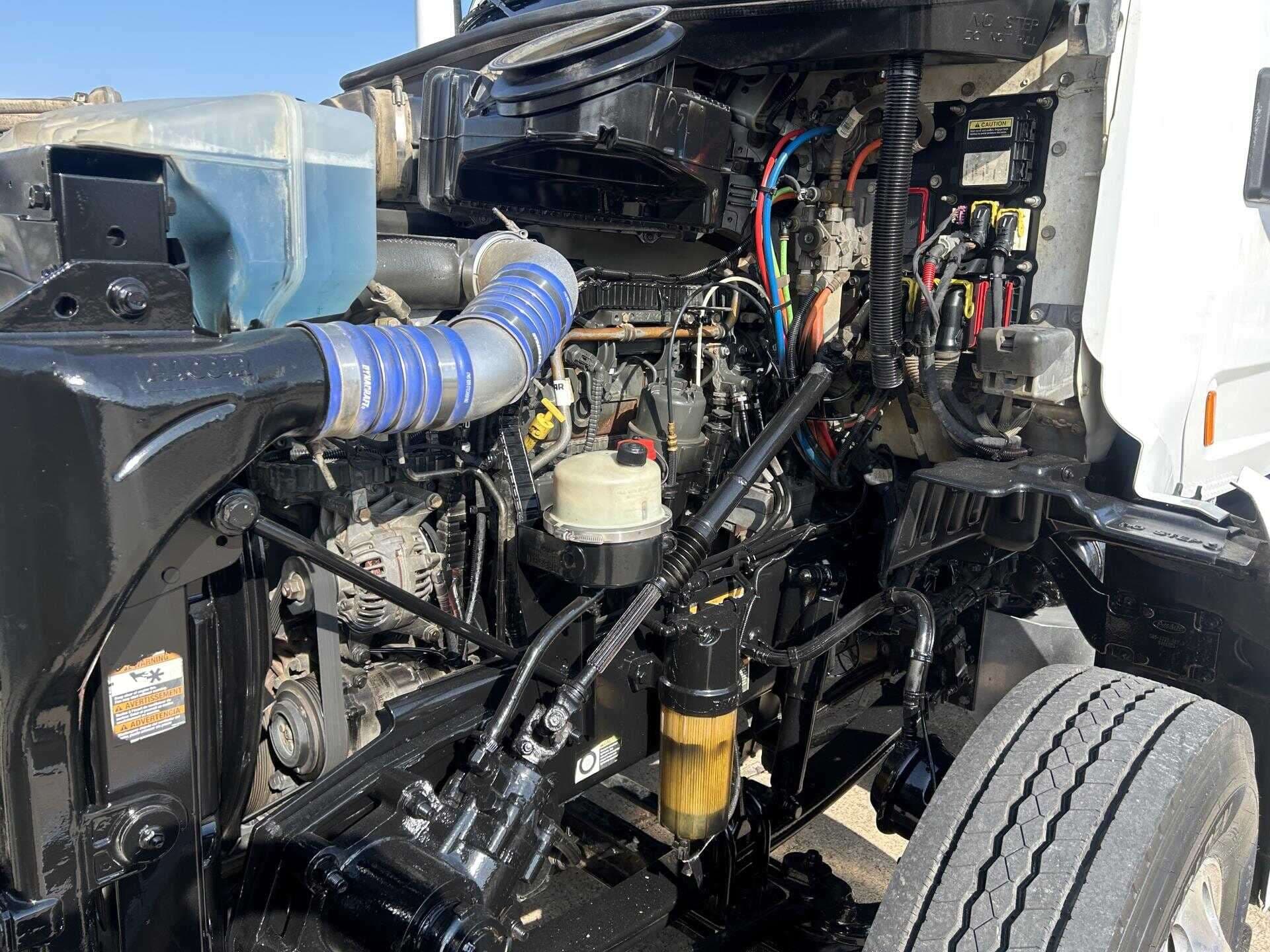 Used 2020 Peterbilt 579 Conventional - Day Cab in Houston, TX image 9