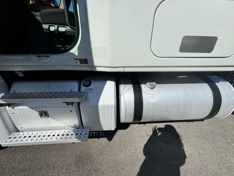 2016 Freightliner Cascadia image 22