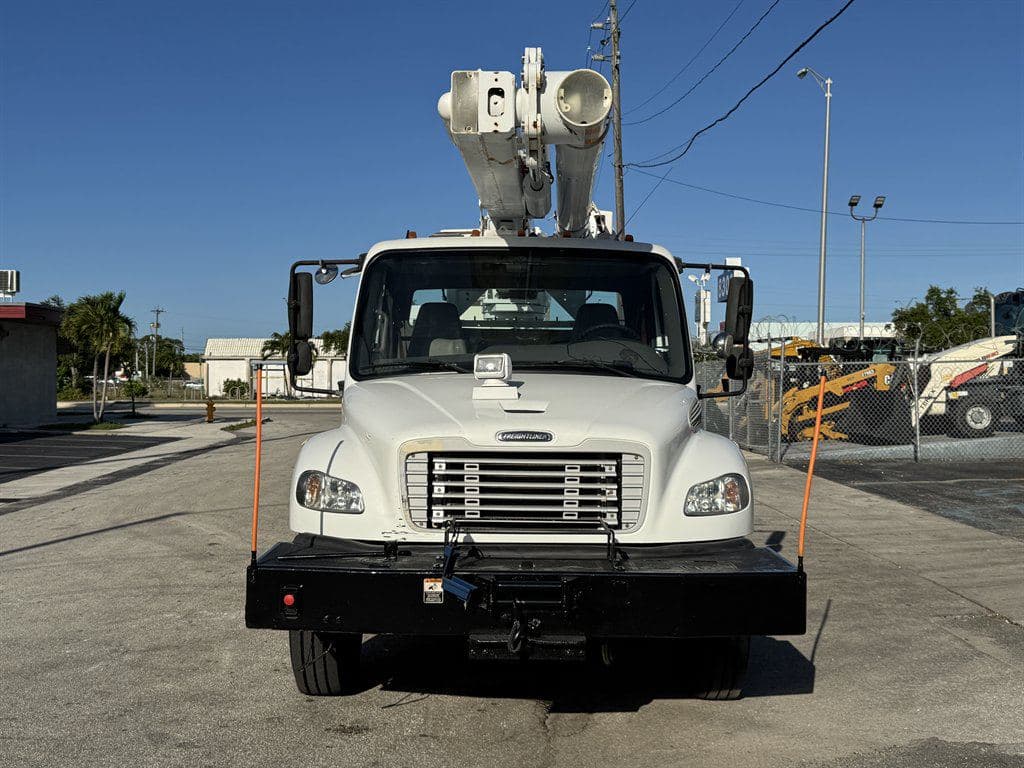 2015 Freightliner M2 106 image 2