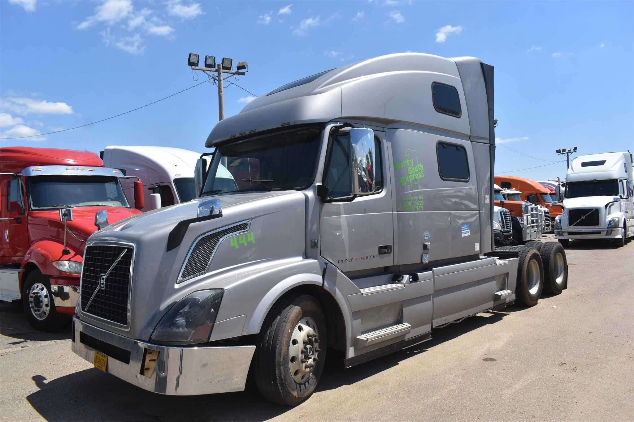 2014 Volvo VNL image 2