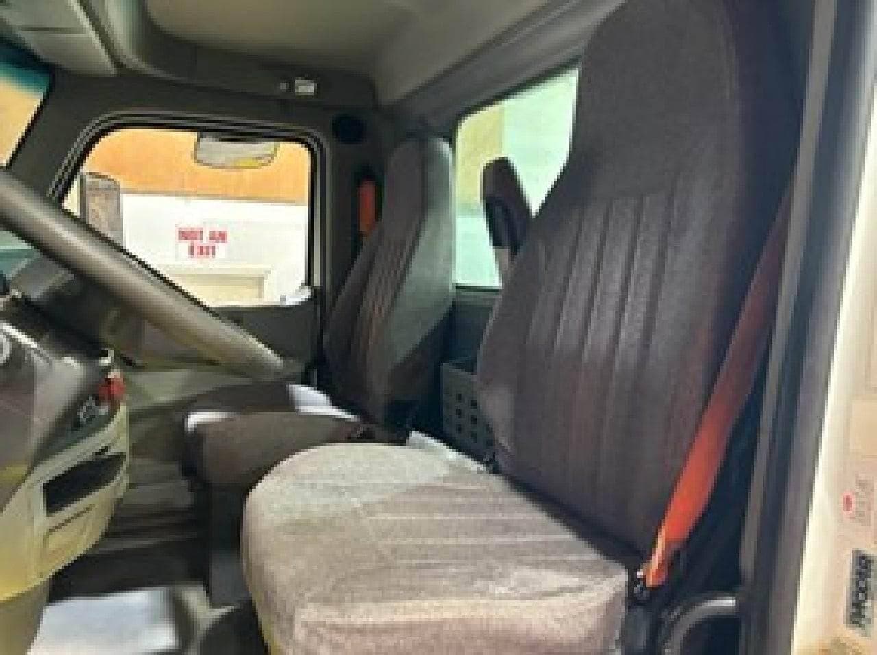 2021 Peterbilt 567 image 7