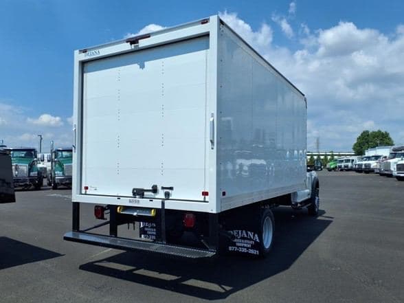 2025 Ford F550 image 5