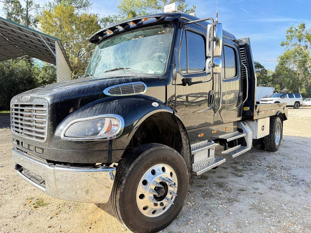 2021 Freightliner M2 image 5