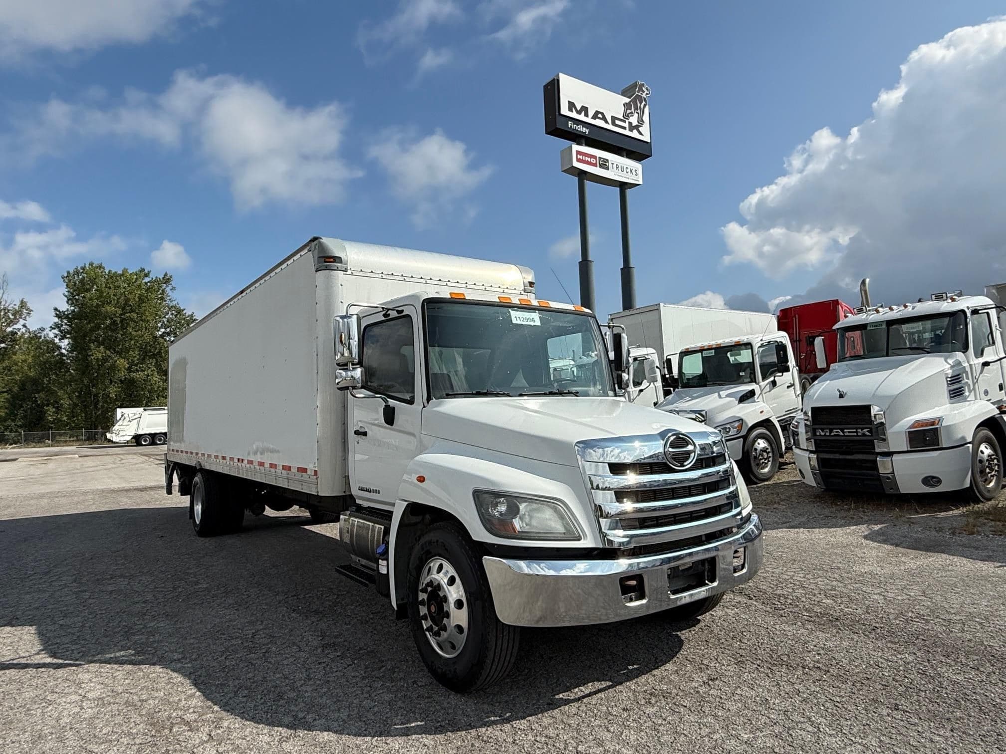 2017 HINO 268A 112996 image 1