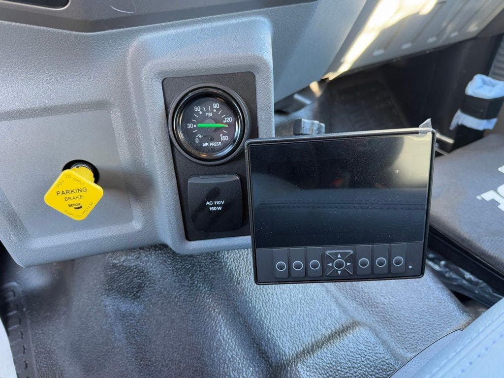 2026 Ford F-750SD Base Crane Truck image 58