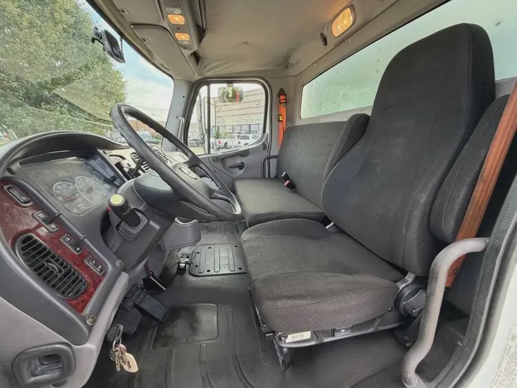 Used 2014 FREIGHTLINER Box Truck - Straight Truck, Expeditor-Hotshot, Contractor Truck - BUSINESS CLASS M2 106 For Sale image 10