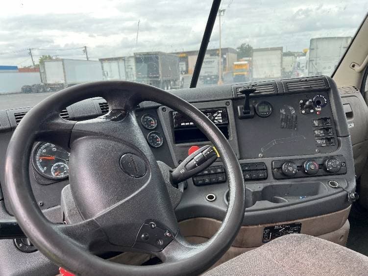 2018 Freightliner Cascadia image 5