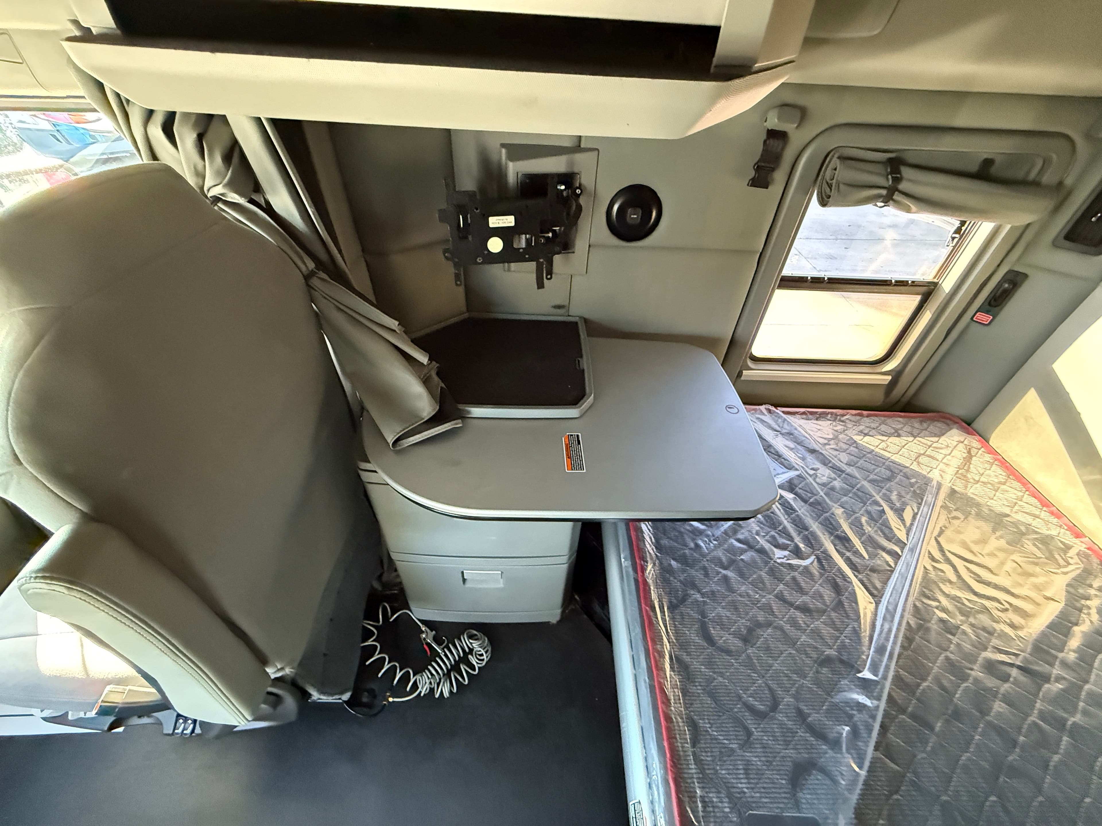 2019 Kenworth T680 image 22