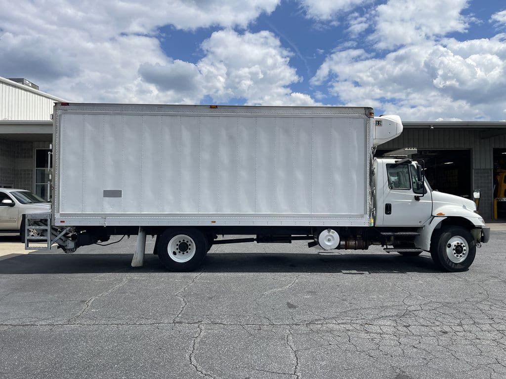 Used 2019 INTERNATIONAL 4300 image 6