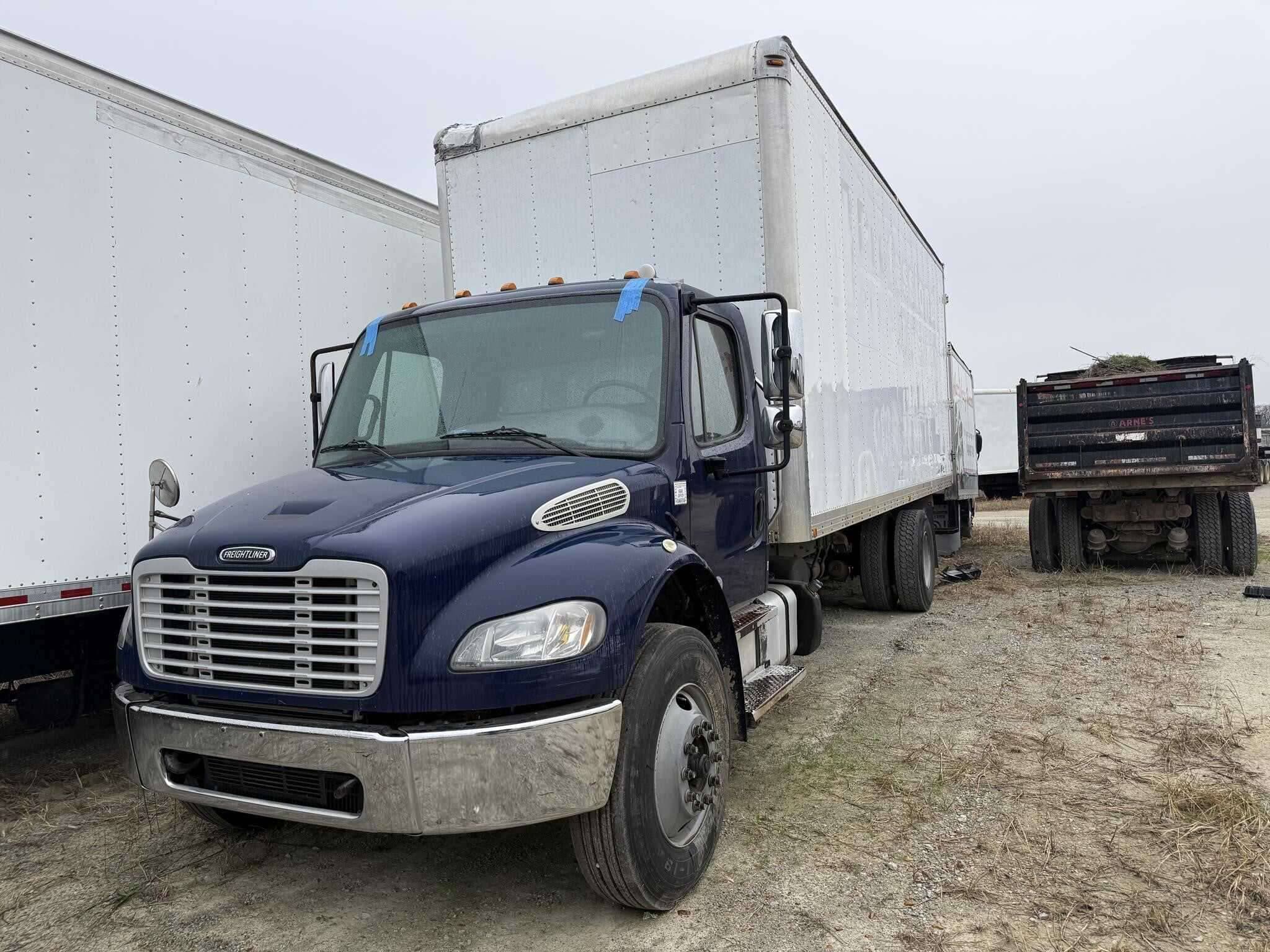 2017 Freightliner M2 image 12