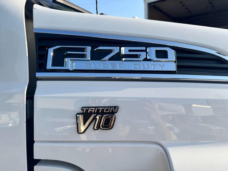 2019 Ford F-750 image 21